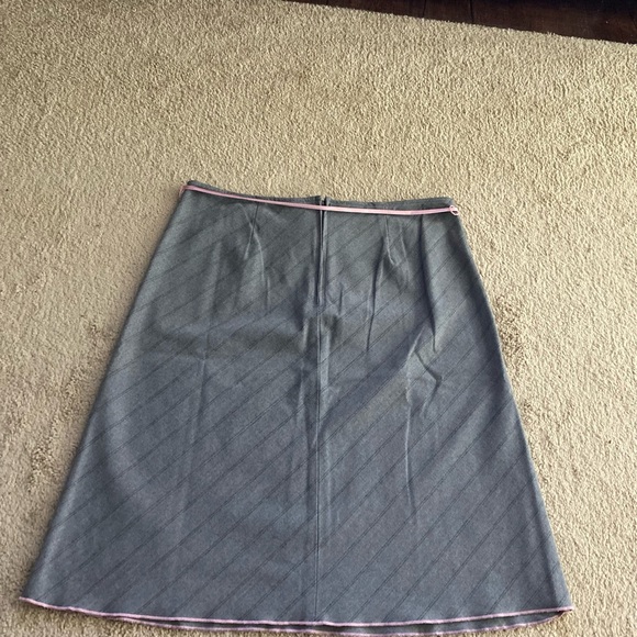 Heart soul Floral Embroidered Women's A line Skirt Grey and Pink trim Sz L - Picture 2 of 6
